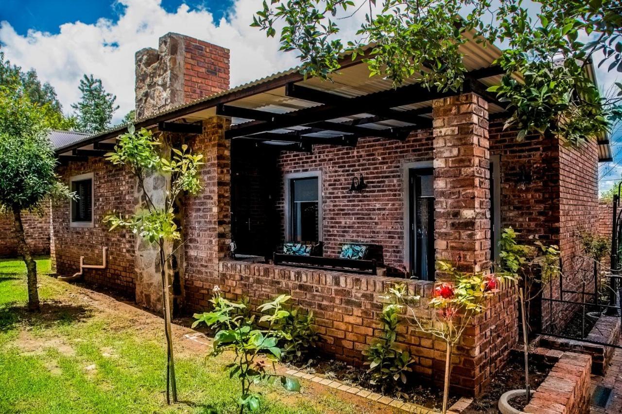 Tarry-Stone Cottages Dullstroom Eksteriør billede