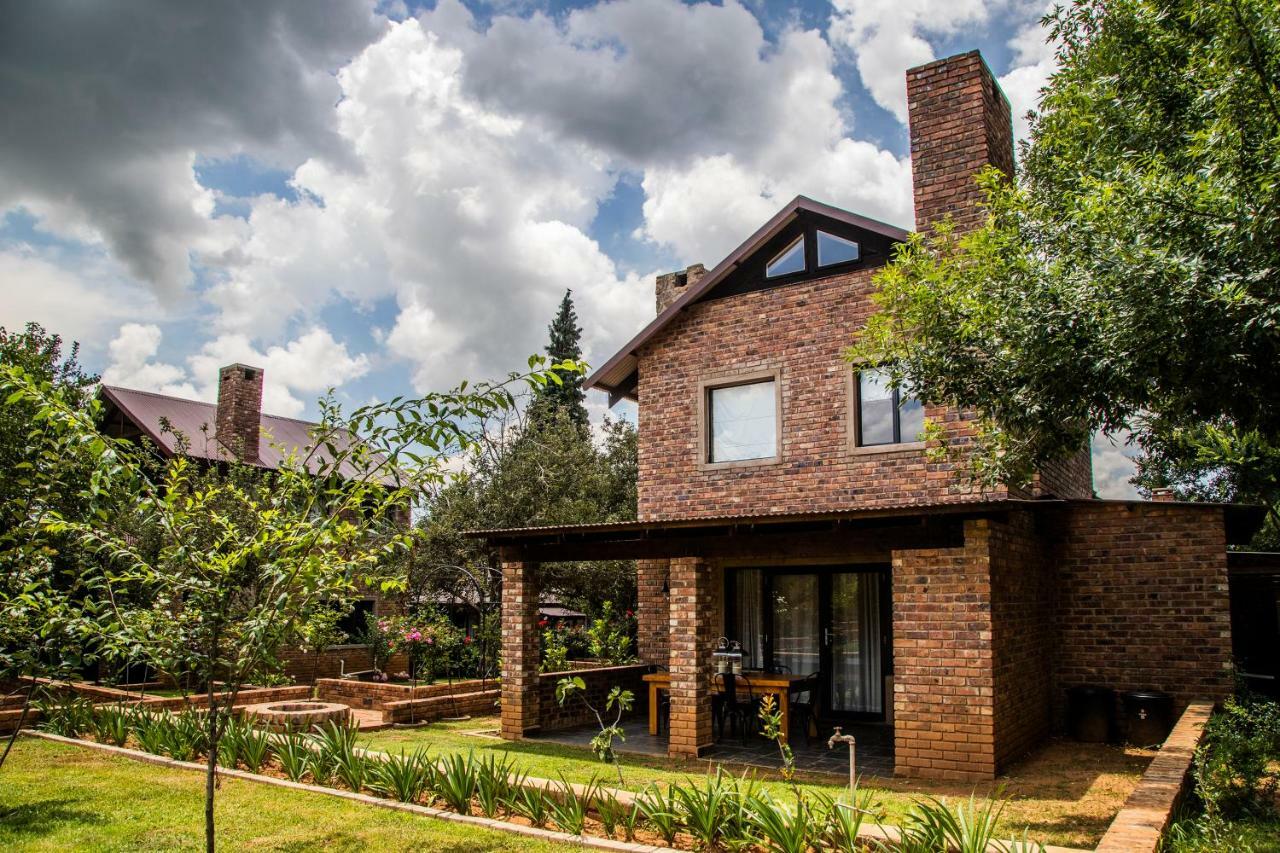 Tarry-Stone Cottages Dullstroom Eksteriør billede