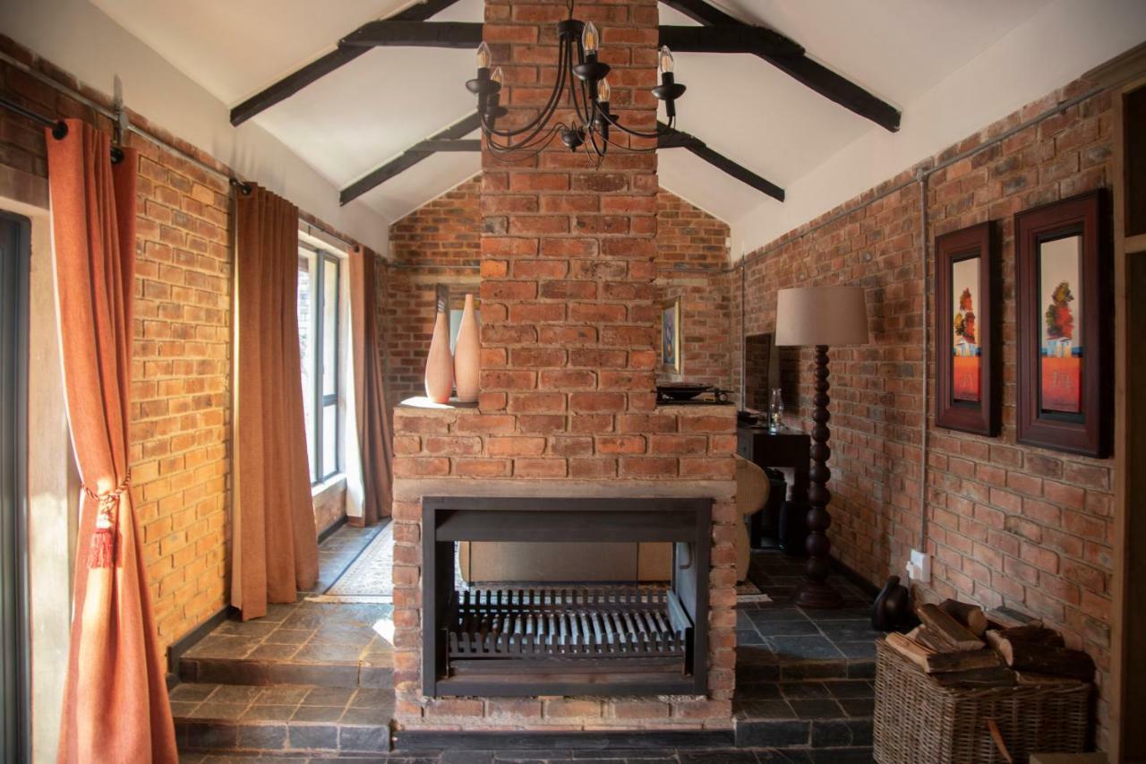 Tarry-Stone Cottages Dullstroom Eksteriør billede